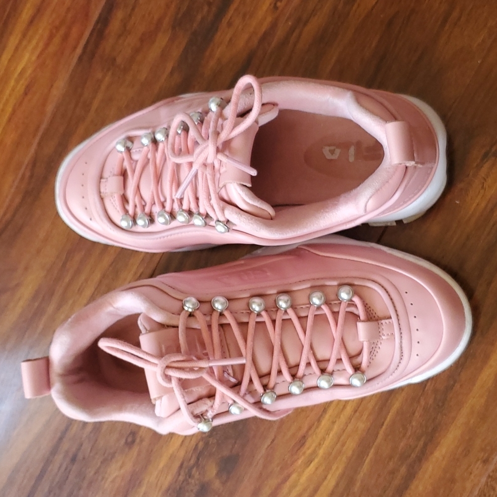 Light pink FILA disruptors US 5½
